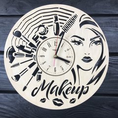 Дизайнерские настенные часы из дерева в салон красоты