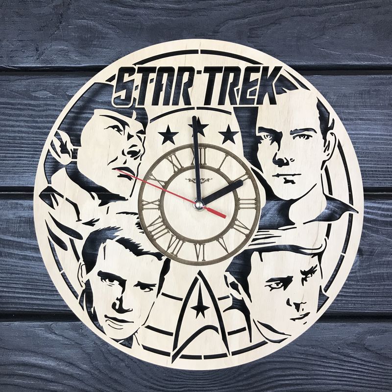 Оригинальные настенные часы из дерева "Star Trek"