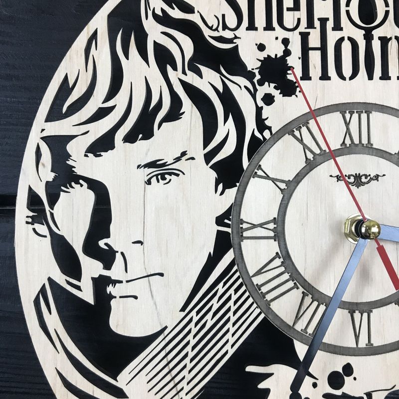 Тематические интерьерные настенные часы «Шерлок»