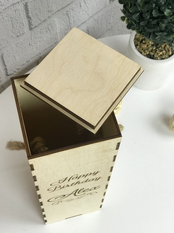 Деревянная коробка для вина с гравировкой на подарок