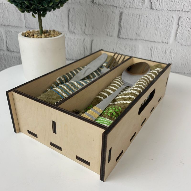 Дерев'яна коробочка для подачі столових приборів