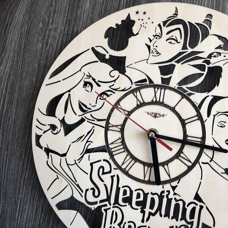 Детские круглые бесшумные настенные часы «Спящая красавица»