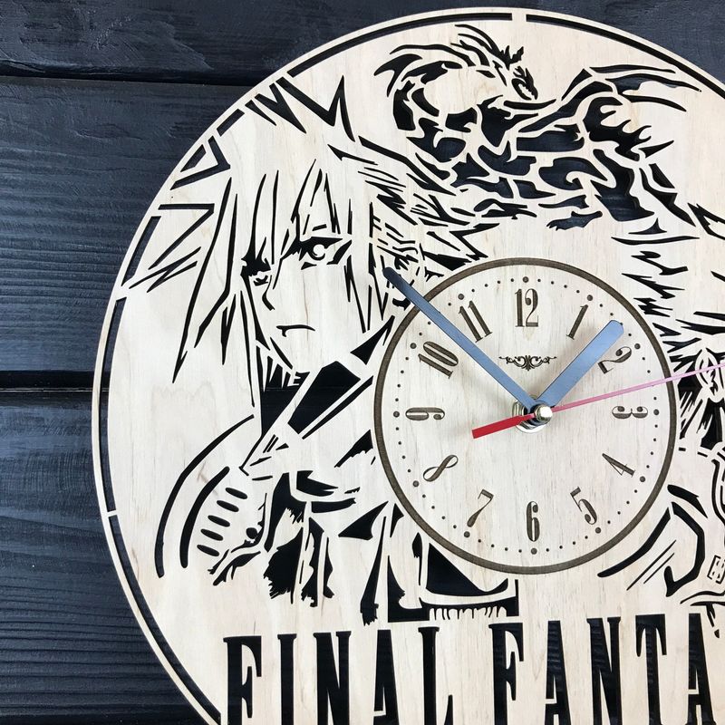 Незвичайний дерев`яний годинник в інтер`єр «Finаl Fantasy»