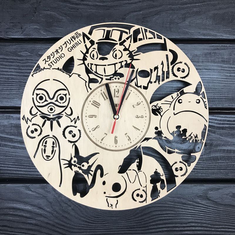 Часы настенные из натурального дерева "Studio Ghibli"