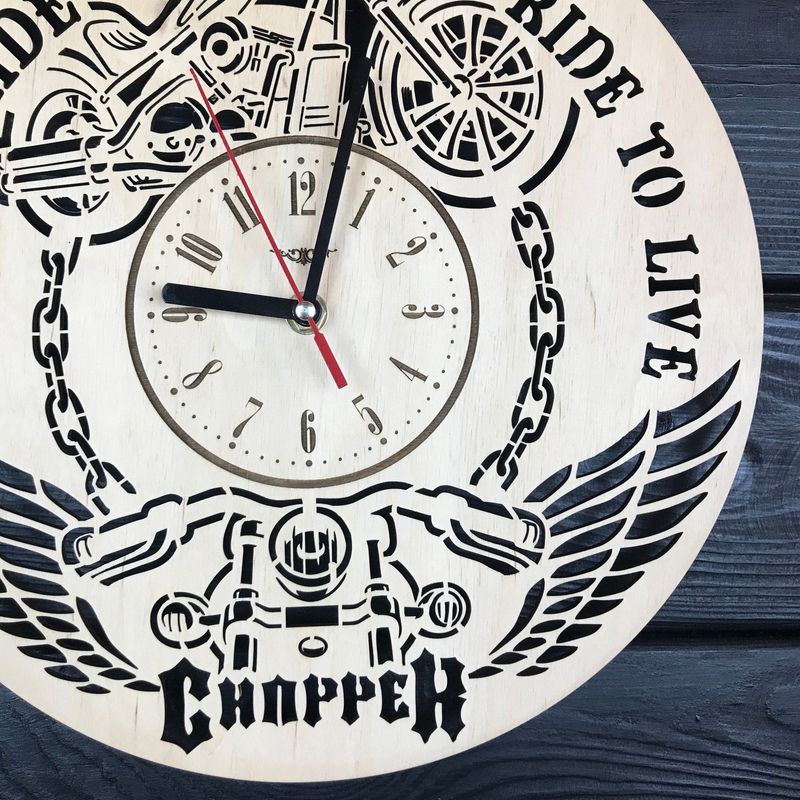 Концептуальные деревянные настенные часы «Сhopper»
