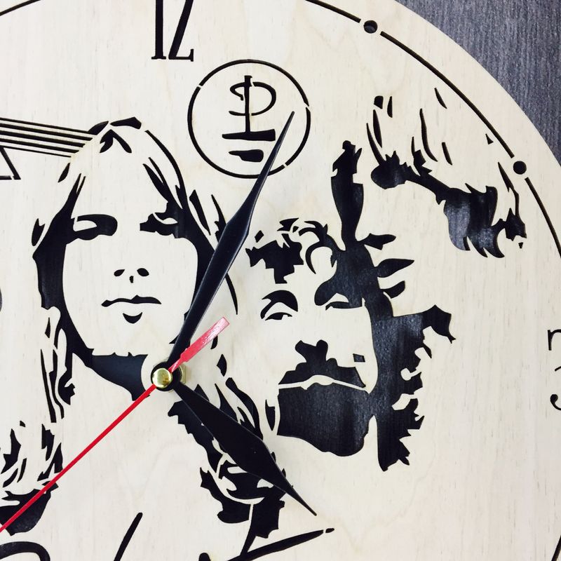 Безшумний настінний годинник з дерева «Pink Floyd»