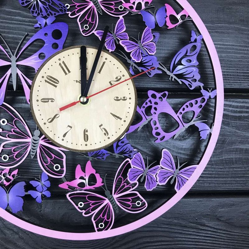 Деревянные часы на стену с цветной УФ печатью «Вальс бабочек»