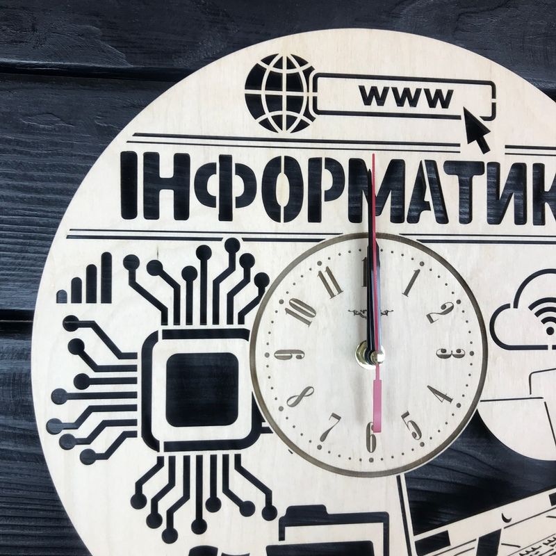 Настенные часы из дерева для учителя информатики