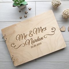 Свадебный альбом для фото и пожеланий в деревянной обложке