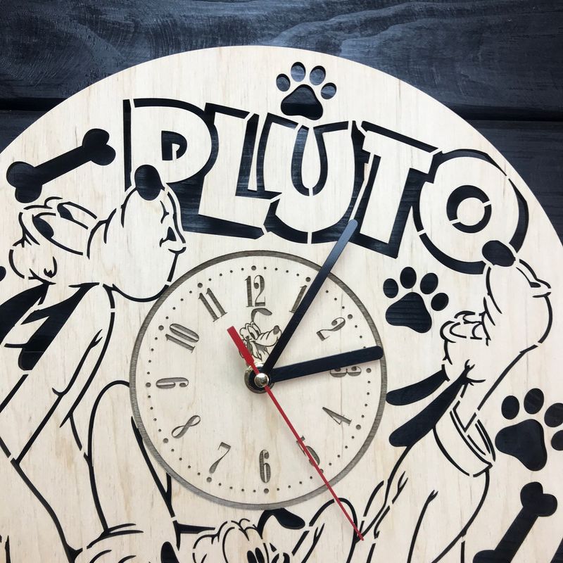 Детские деревянные часы на стену «Pluto»