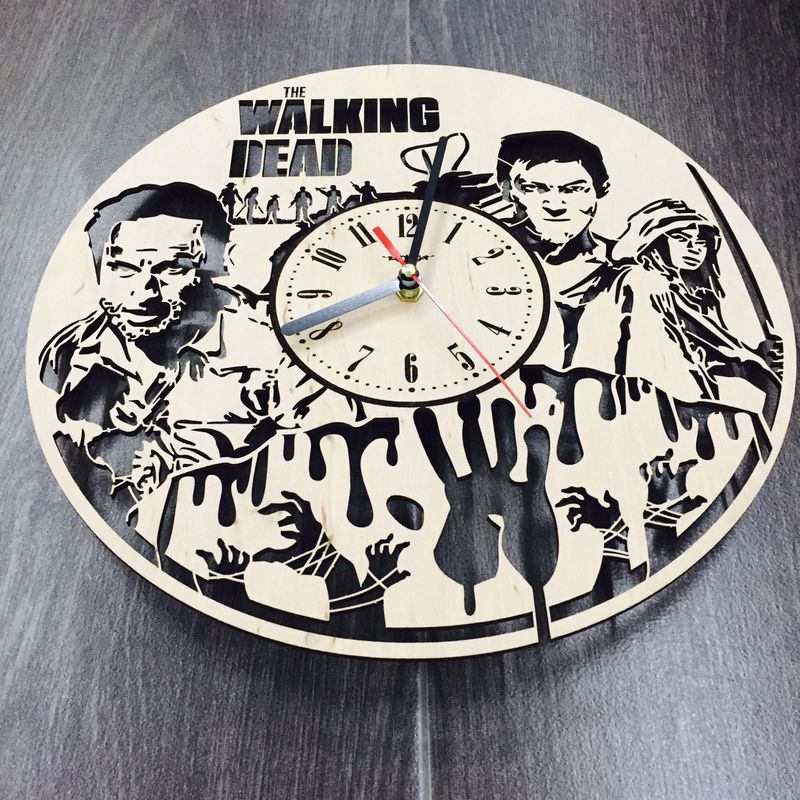 Настінний годинник з оригінальним дизайном «І мертві підуть»