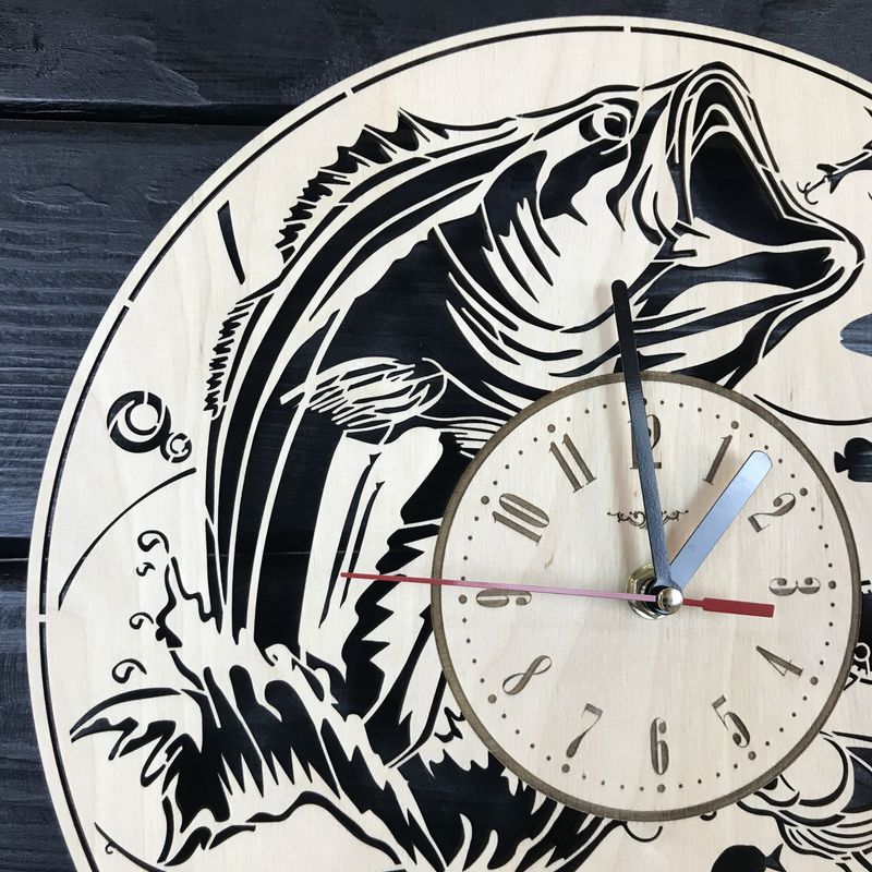 Дизайнерские круглые часы «Рыбалка»