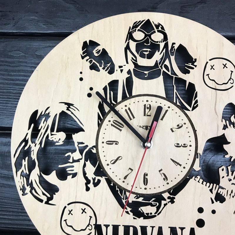 Дизайнерские настенные часы из дерева «Nirvana»