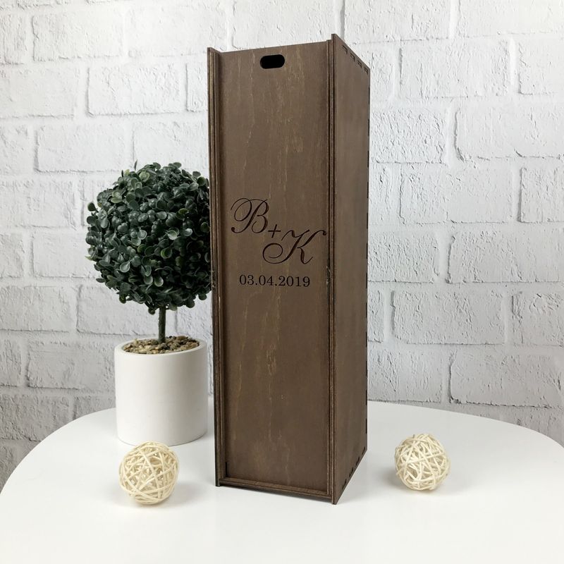 Подарочная коробка для вина из дерева с индивидуальной гравировкой