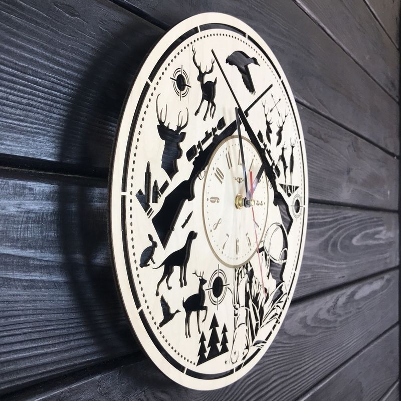 Дизайнерские круглые часы «Охота»