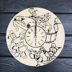 Дизайнерський дерев'яний настінний годинник в дитячу кімнату «Дональд Дак і Дейзі Дак»