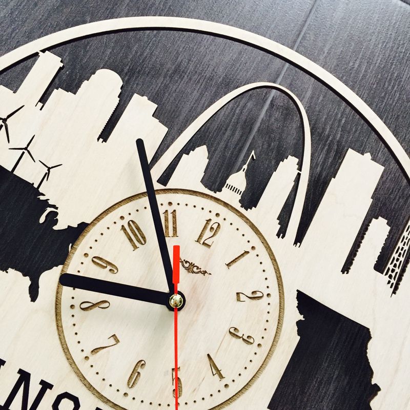 Концептуальные настенные часы «Канзас-Сити, Миссури»