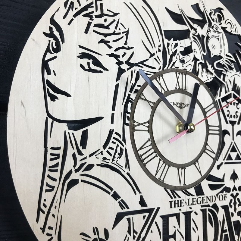 Круглий молодіжний настінний годинник з дерева «The Legend of Zelda»