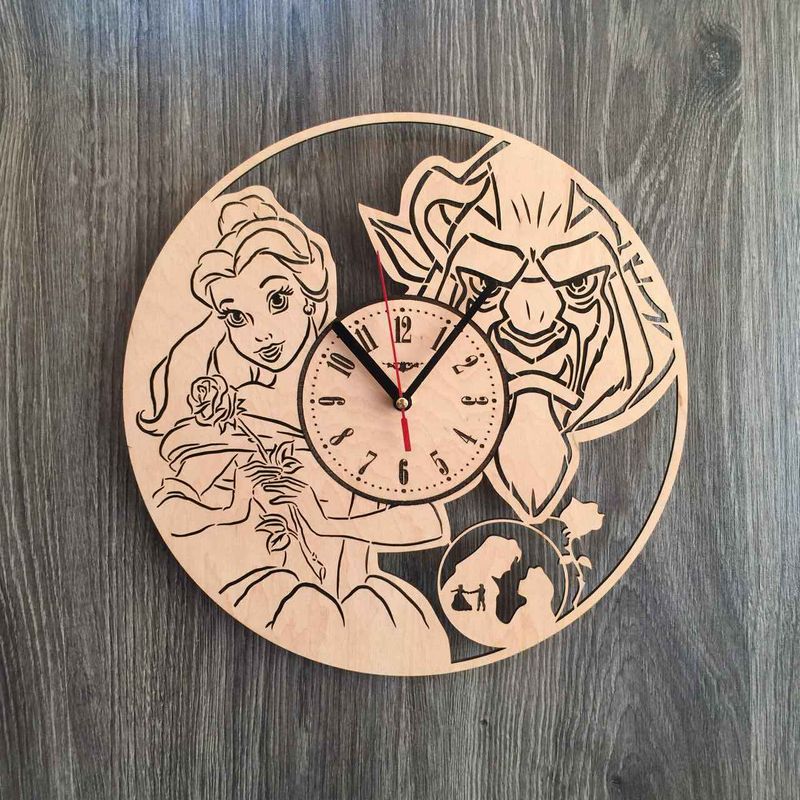 Оригинальные настенные часы в детскую "Красавица и чудовище"