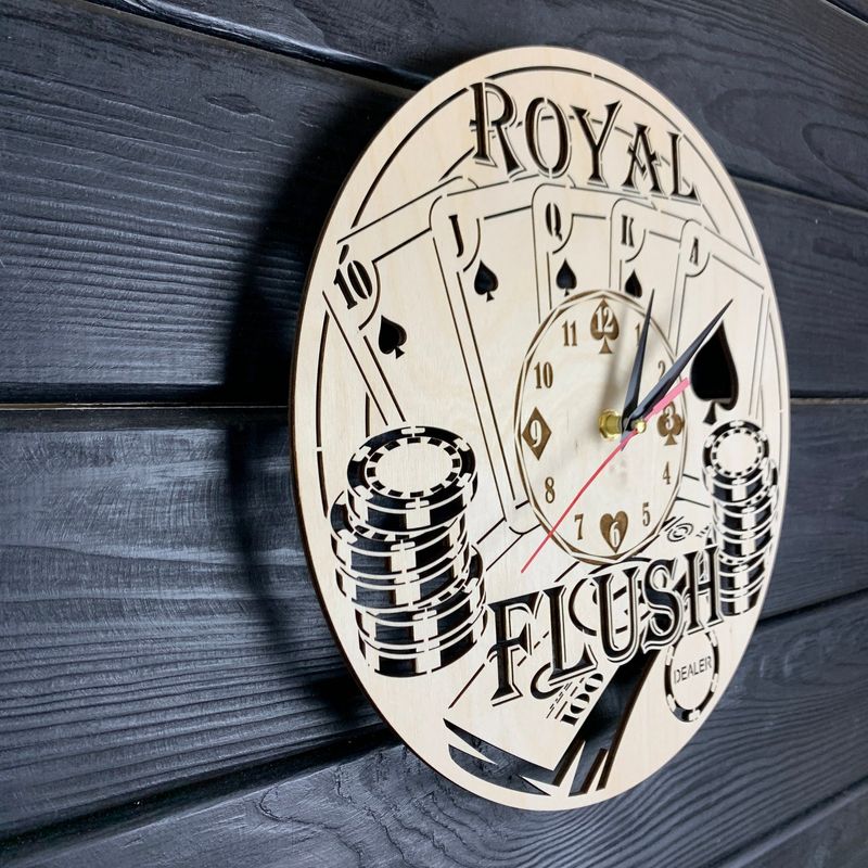Бесшумные настенные часы из дерева "Покер"