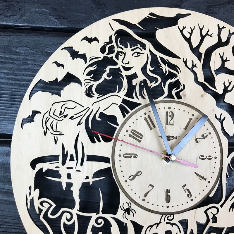 Часы из дерева настенные «Хэллоуин»