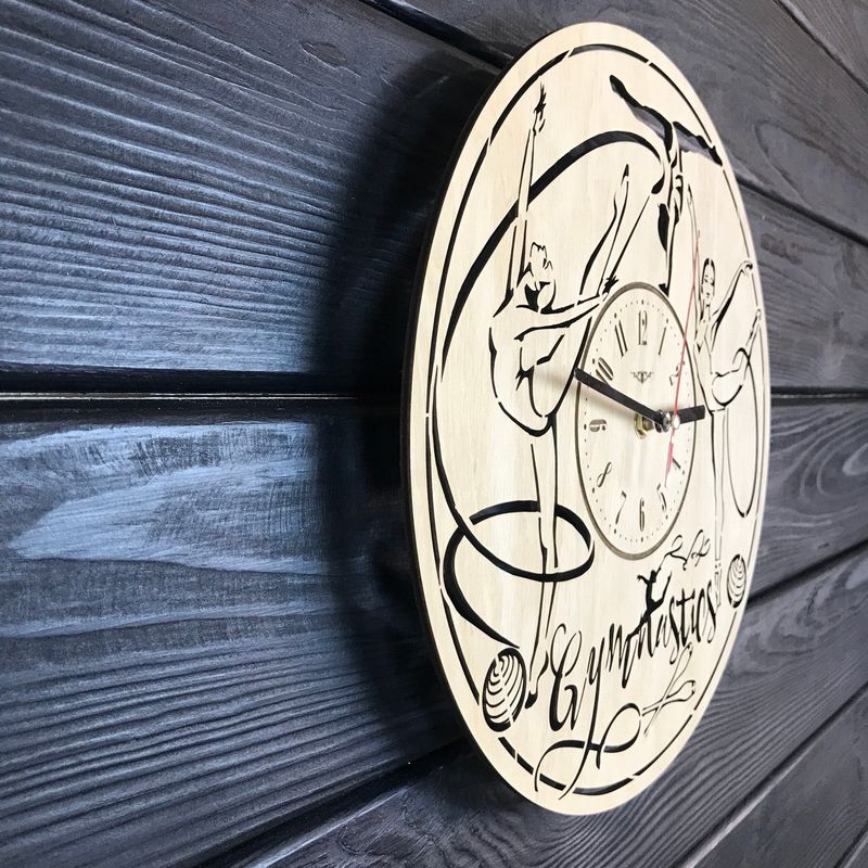 Тематичний дерев`яний годинник на стіну «Гімнастика»
