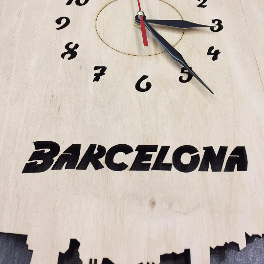 Стильные настенные часы «Барселона» из серии «Города мира»