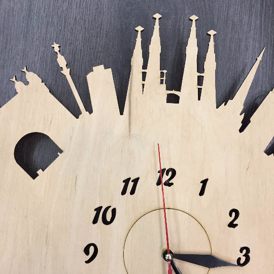 Стильний настінний годинник «Барселона» з серії «Міста світу»