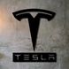 Стильний логотип Tesla з дерева для декору стін