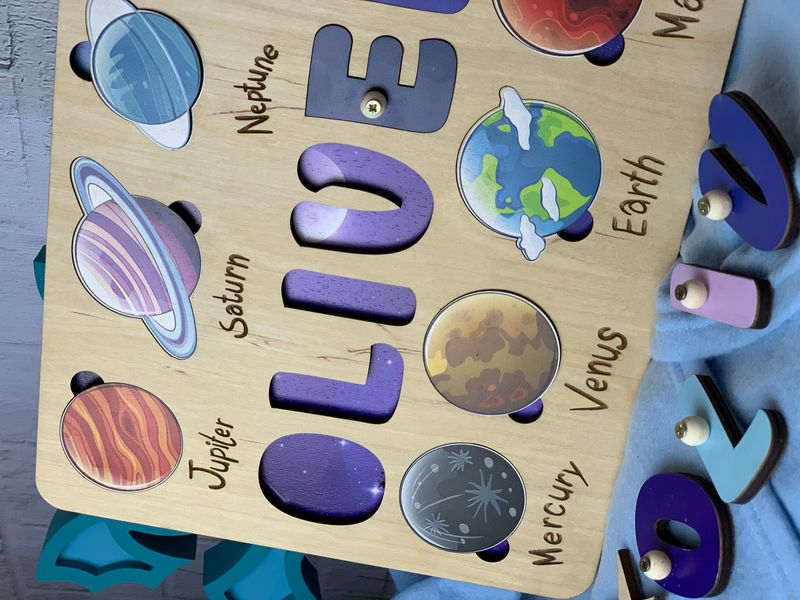 Именной деревянный сортер для детского развития с тематическим дизайном «Космос»