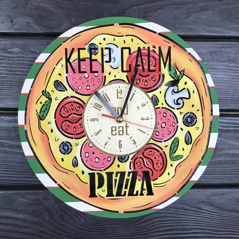 Деревянные цветные настенные часы из дерева "Пицца"