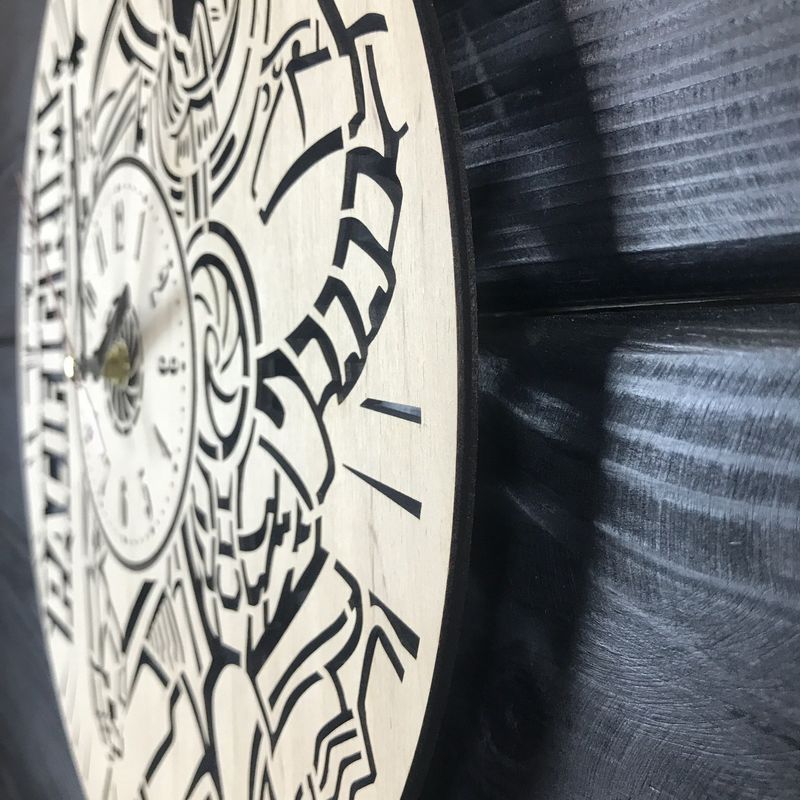 Стильные настенные деревянные часы «Тихоокеанский рубеж»