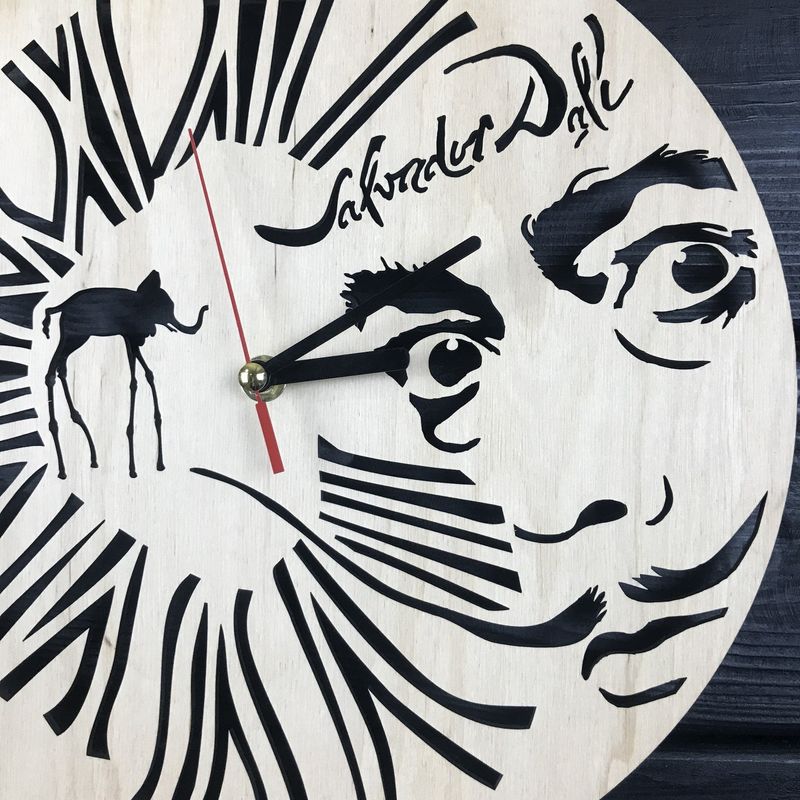 Круглые дизайнерские деревянные часы «Сальвадор Дали»