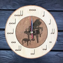 Дерев'яний настінний годинник з музичною тематикою