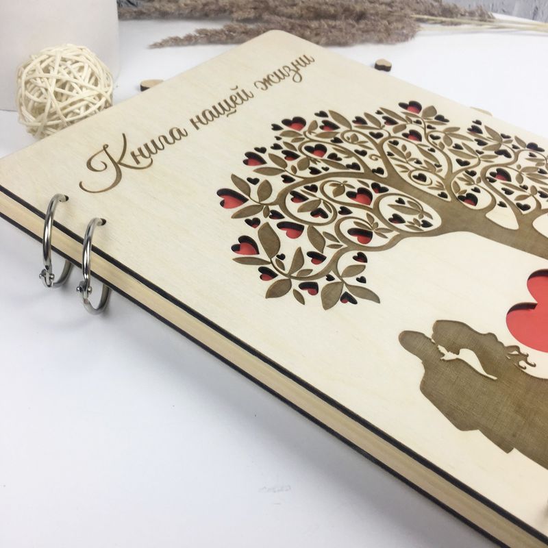 Деревянная свадебная книга для фото и пожеланий с гравировкой