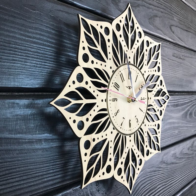 Необычные настенные часы из дерева «Мандала»