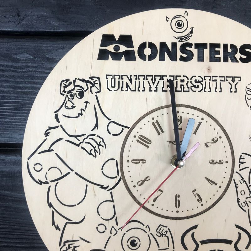 Оригинальные детские часы из дерева «Университет монстров»