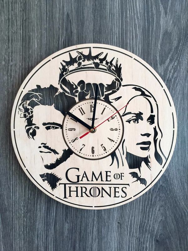 Концептуальний дерев`яний годинник «Гра престолів»