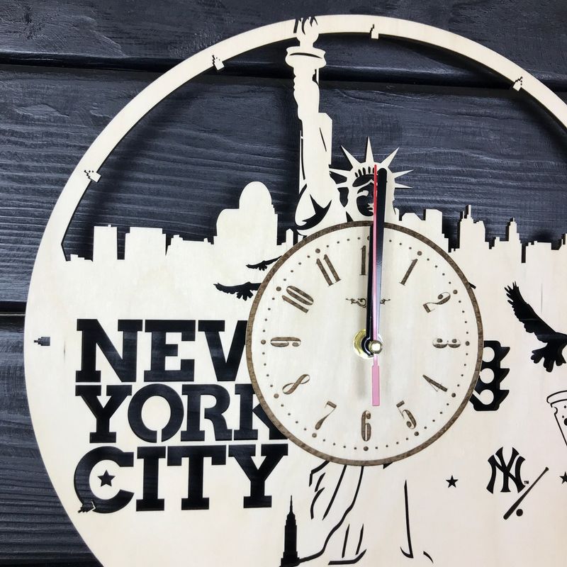 Часы настенные круглые из дерева «Нью-Йорк. Статуя Свободы»