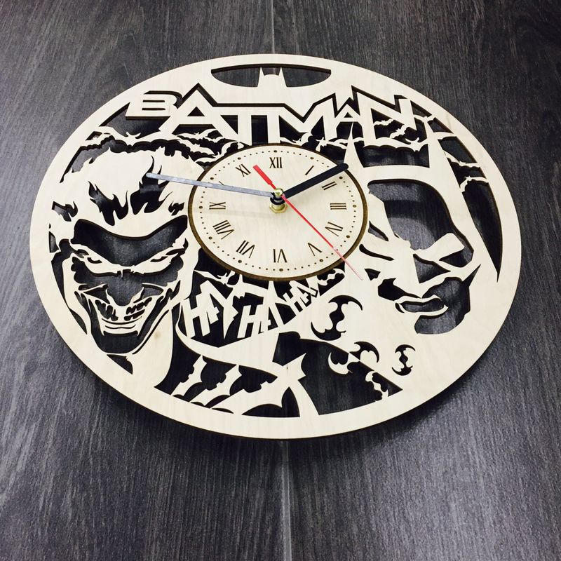 Бесшумные настенные часы «Batman»