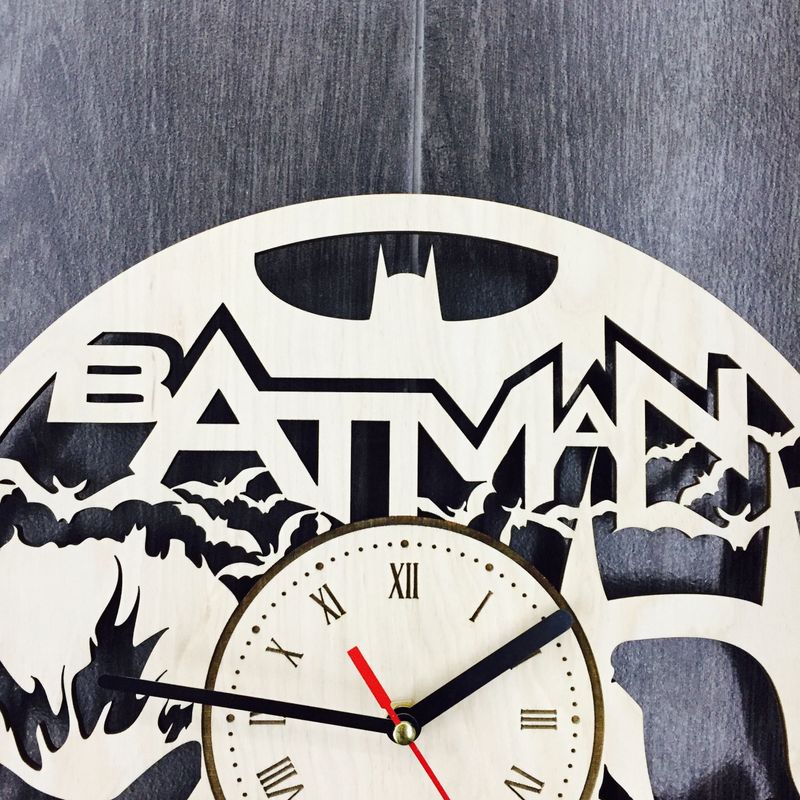 Бесшумные настенные часы «Batman»