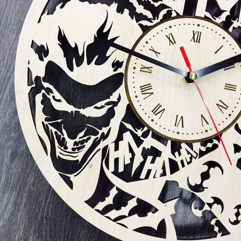 Безшумний настінний годинник «Batman»