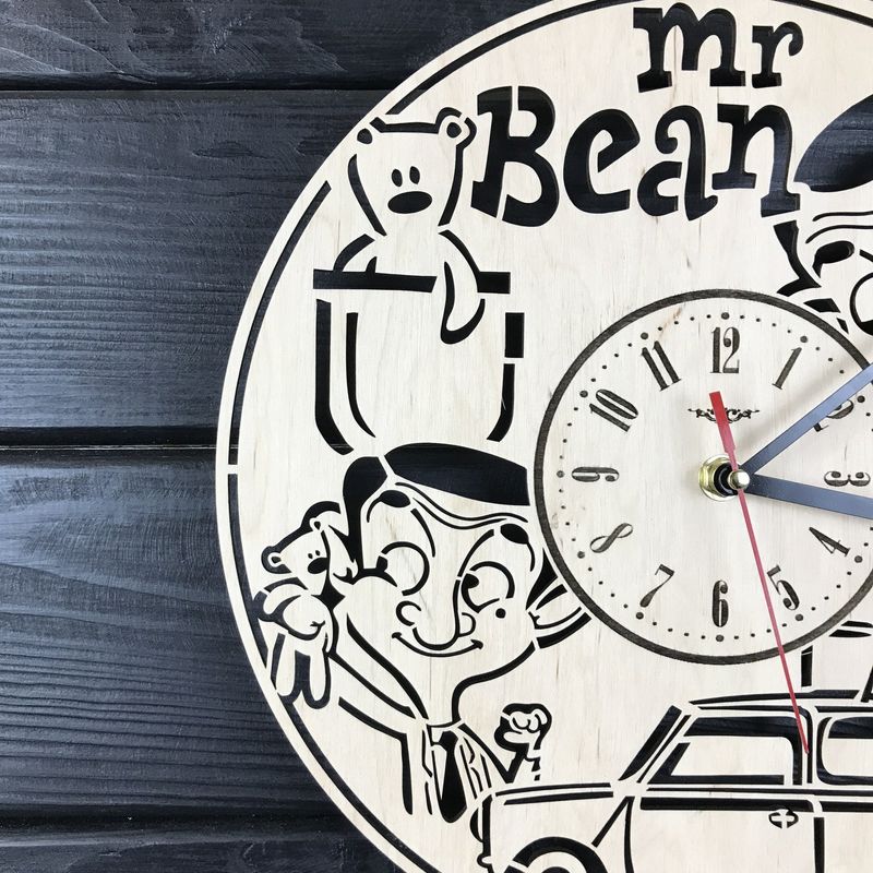 Безшумний оригінальний настінний годинник з дерева «Мистер Бін»