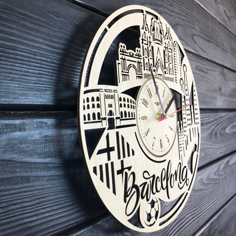 Оригинальные деревянные часы в интерьер «Испания, Барселона»