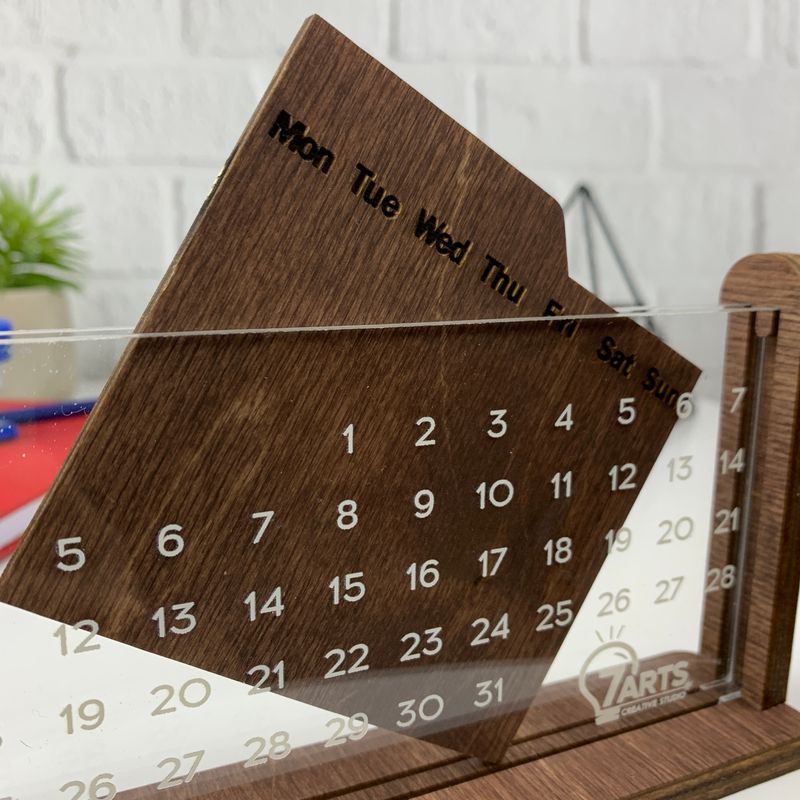Стильний брендований вічний календар з дерева та акрилу