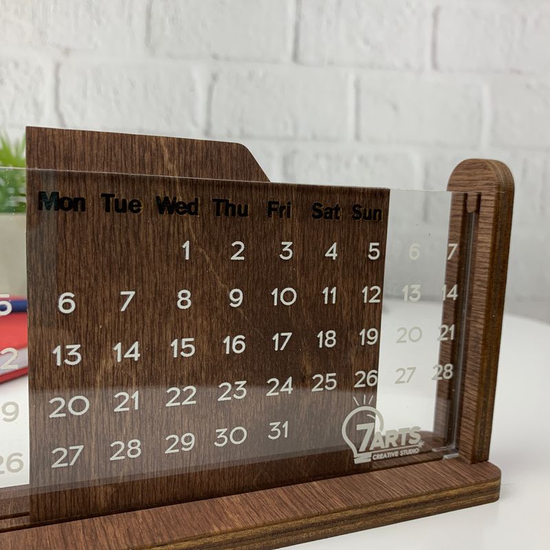 Стильний брендований вічний календар з дерева та акрилу