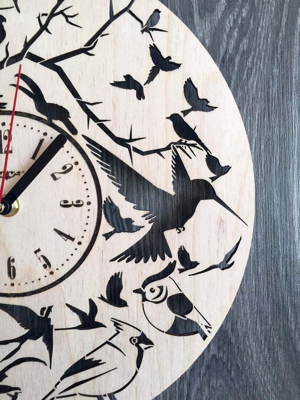 Круглий настінний годинник з дерева «Пташки»