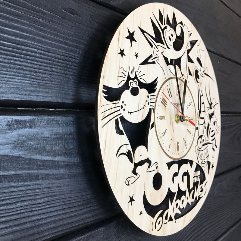 Безшумний дерев`яний годинник на стіну в дитячу «Оггі и кукарачі»