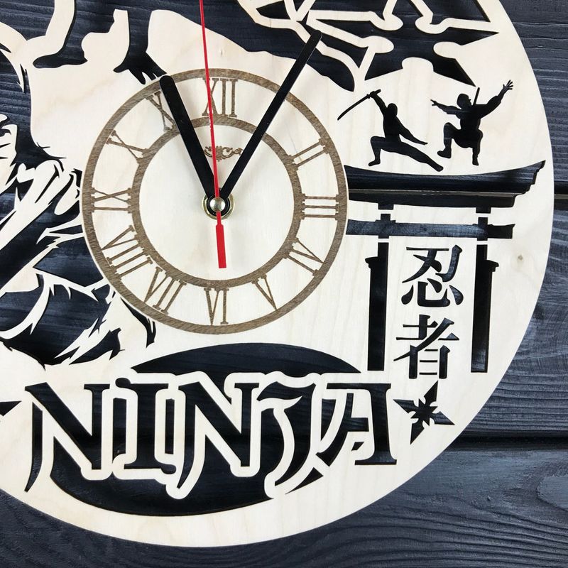 Декоративний годинник з дерева на стіну «Ніндзя»