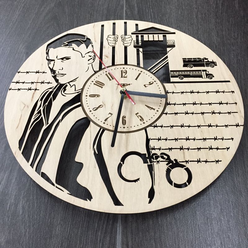 Настенные часы-картинка «Побег из тюрьмы»